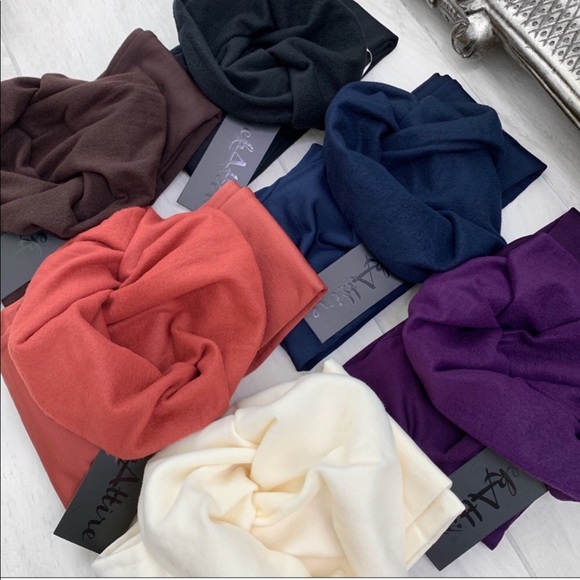 🔒SOLD 🆕 Mulberry Fleece Leggings - Picture 2 of 5